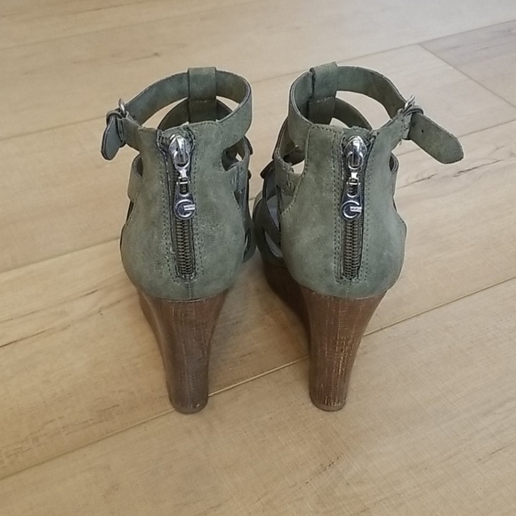 Guess Olive Platform Wedge Sandles - Picture 4 of 7